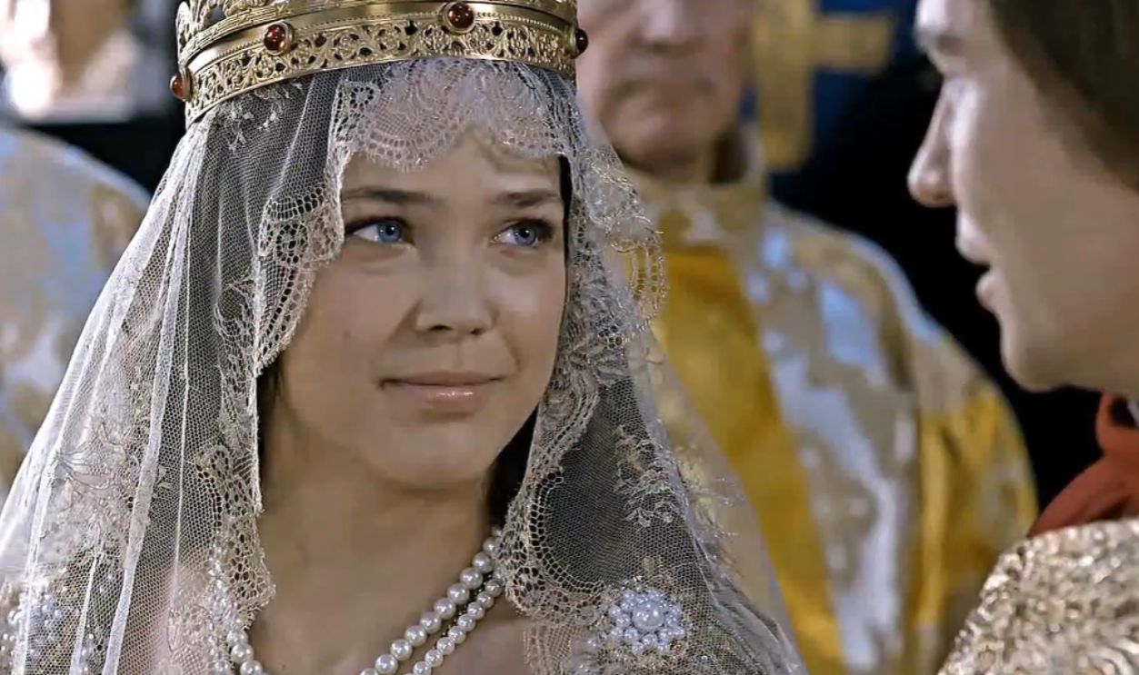 Screenshot from The Crown of the Kings (2018-2024)