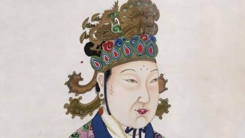 Empress Wu Zetian portrait in  traditional clothes