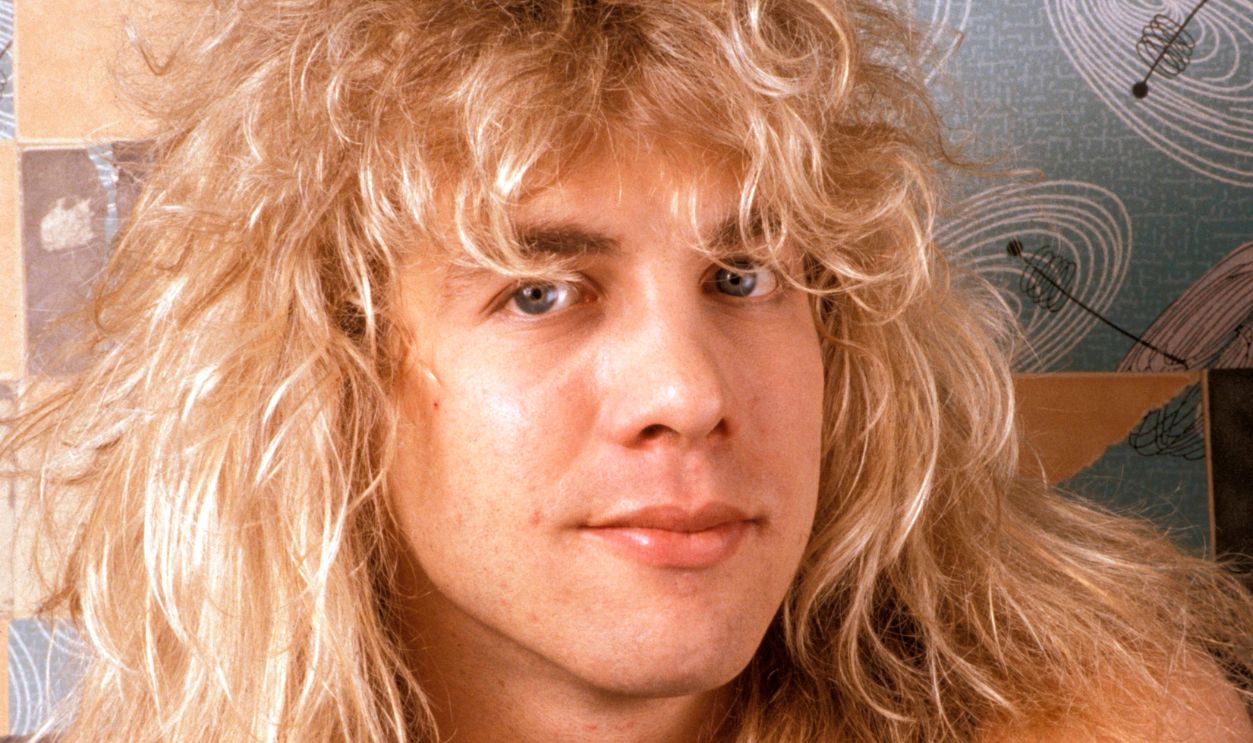 UNITED STATES - JANUARY 01: Photo of GUNS & ROSES and Steven ADLER and GUNS N' ROSES and GUNS AND ROSES; Steven Adler, posed, studio