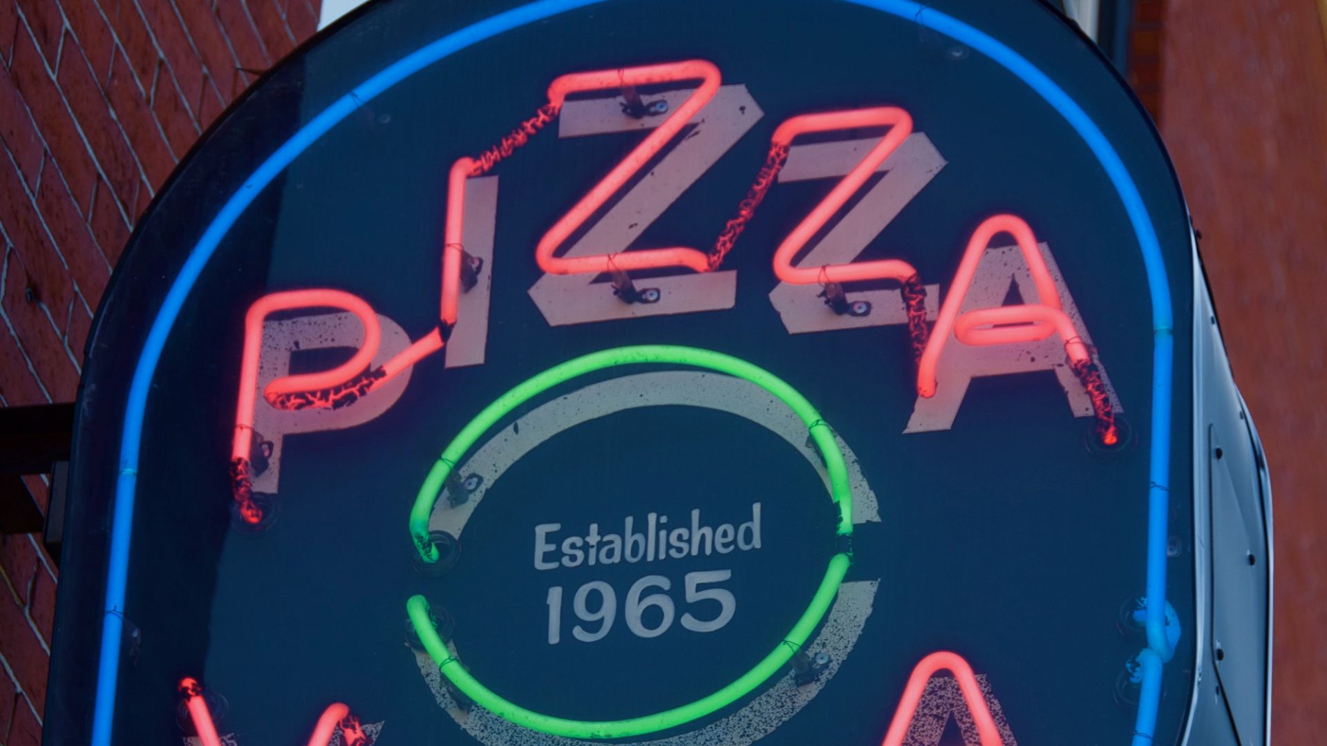 Sign for Pizza Villa in Portland, Maine