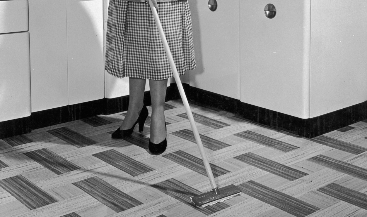  Happy Housewife