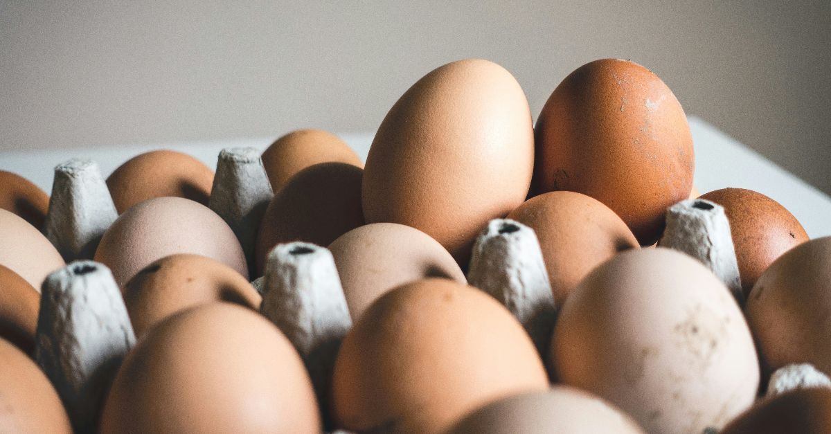 shallow focus photography of brown eggs