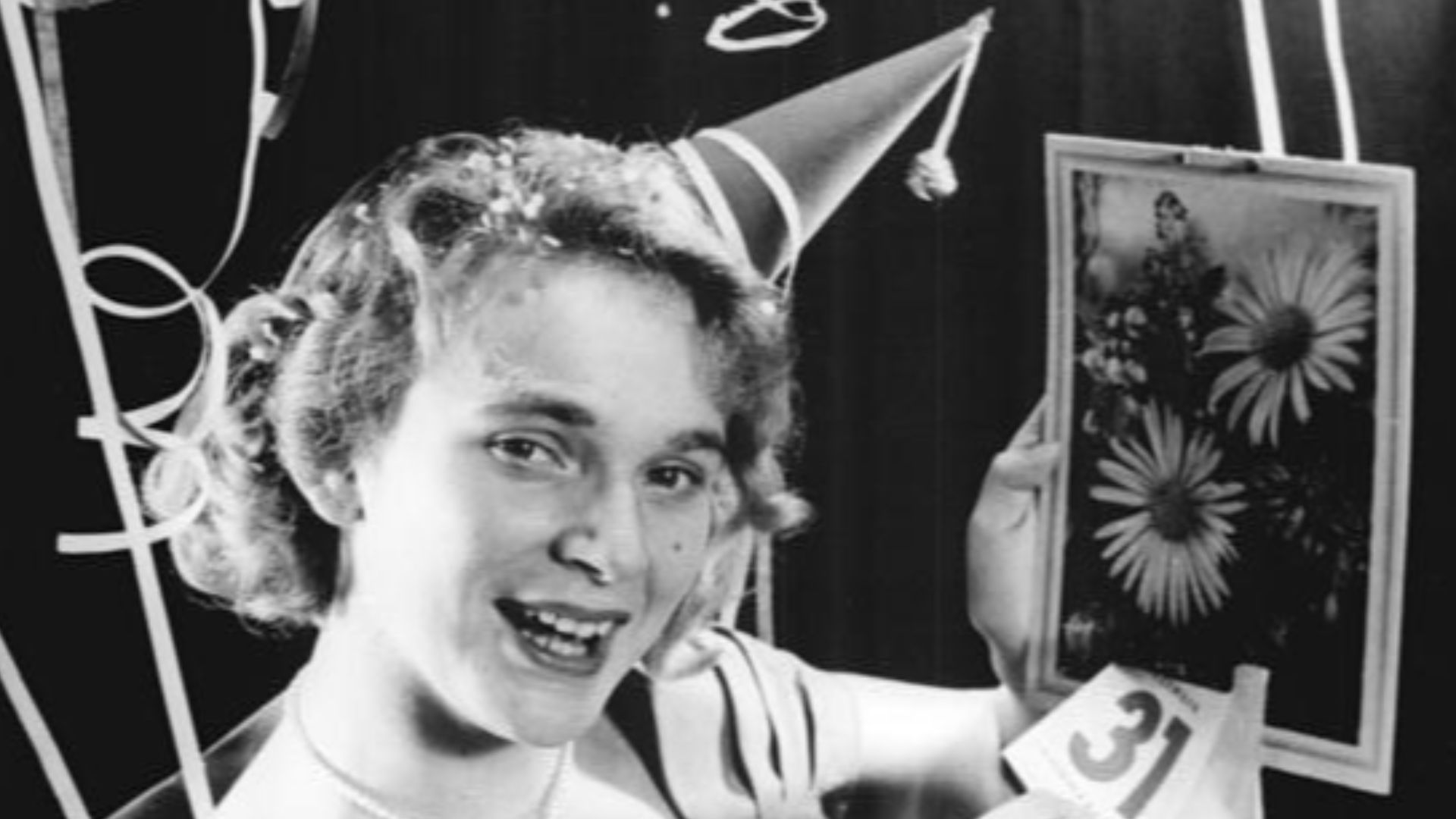 For documentary purposes the German Federal Archive often retained the original image captions, which may be erroneous, biased, obsolete or politically extreme. Neujahrsfest
Zentralbild Quasch-Weiß 20.12.1955 We-Ri. Zur Jahreswende 1955 1956.