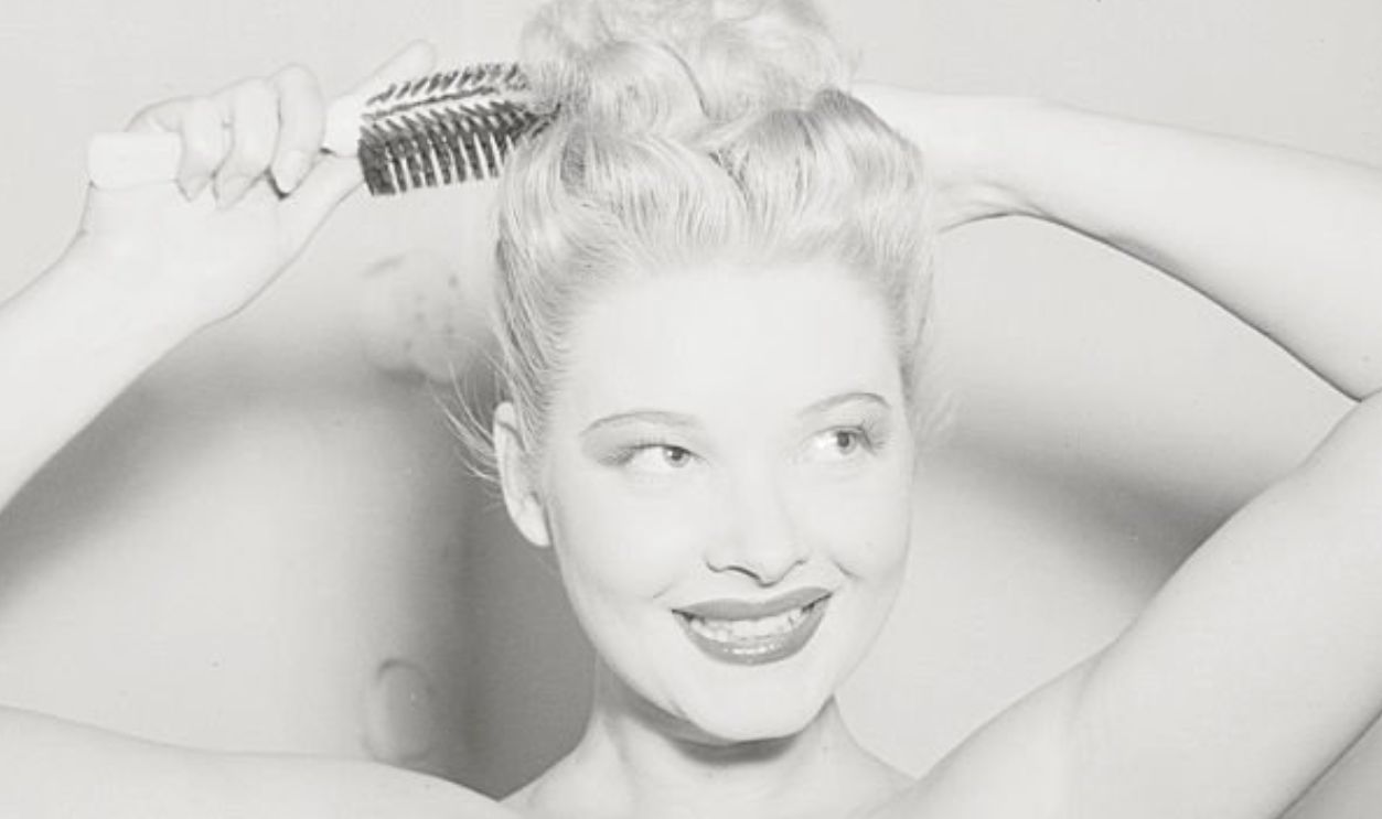 (Original Caption) Society Girl Makes Debut in Follies. New York. Lucy Cochrane, Boston society girl, makes her debut tonight in Ziegfeld Follies.