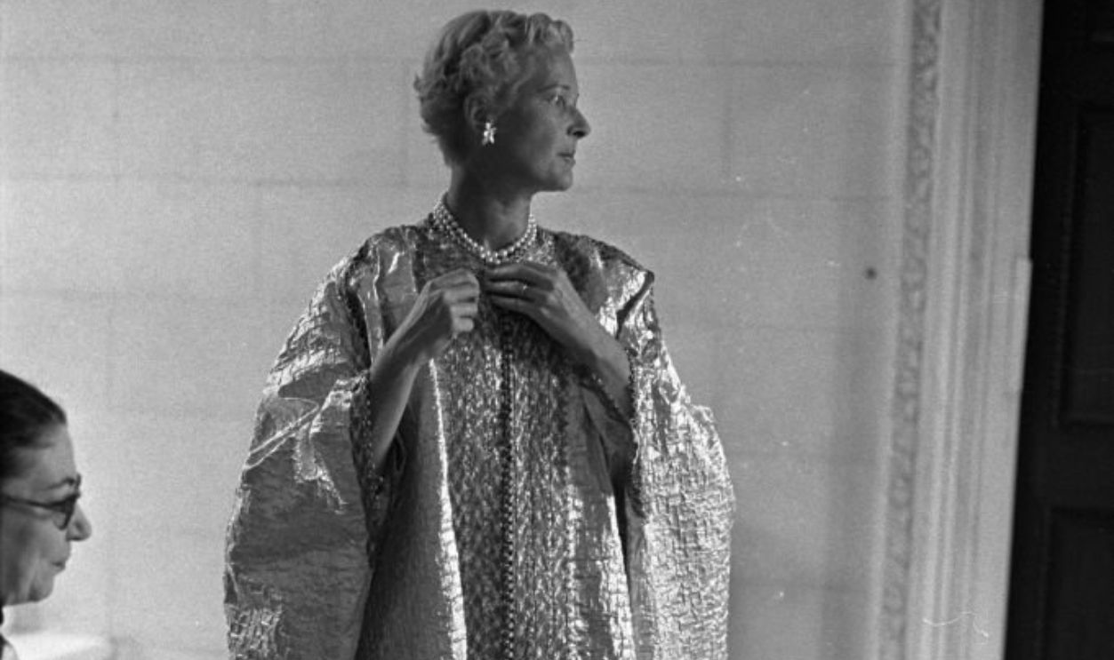 CZ Guest at home wearing an elegant caftan 
