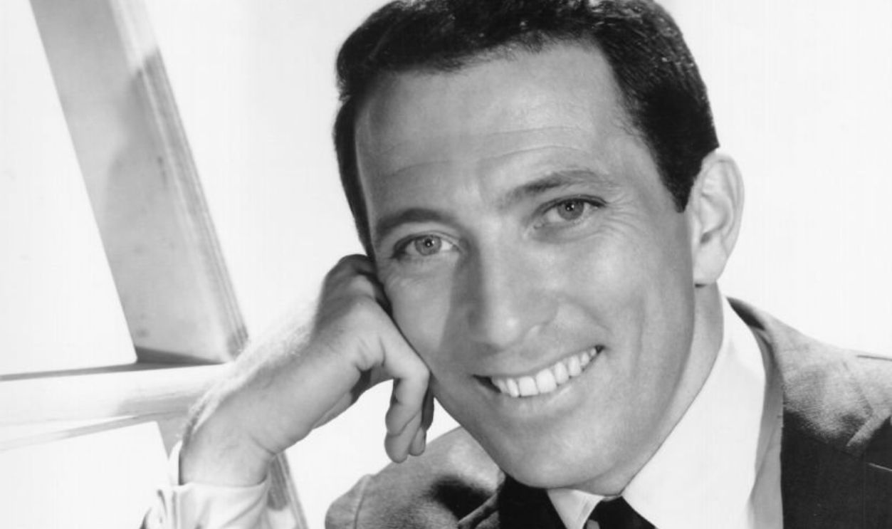 CIRCA 1962: Singer Andy Williams poses for a publicity photo circa 1962. 