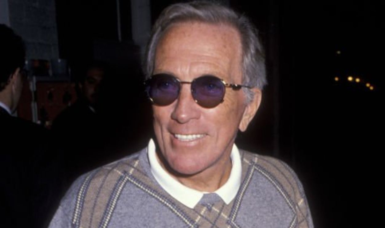 BEVERLY HILLS, CA - OCTOBER 25: Singer Andy Williams attends Evander Holyfield Fight Party on October 25, 1990 at Chasen's Restaurant in Beverly Hills, California.