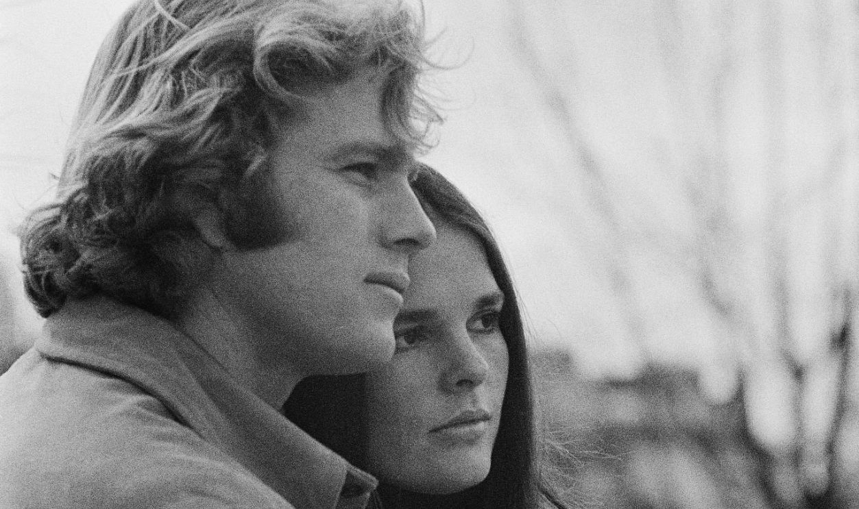 American actors Ryan O'Neal and Ali MacGraw promoting the movie Love Story, based on the novel by Erich Segal and directed by Arthur Hiller.