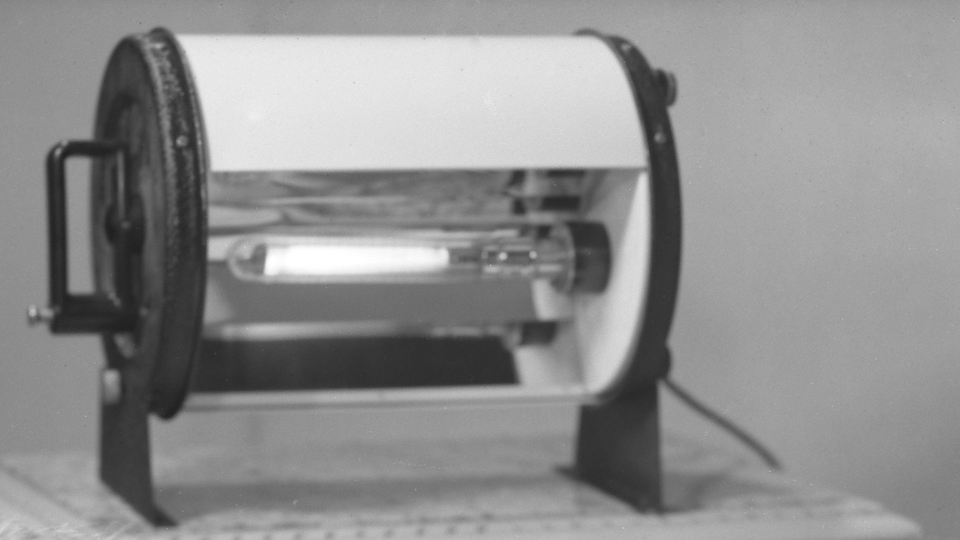 Beschrijving Reclame voor Philips hoogtezonDocumenttype fotoVervaardiger Merkelbach, Atelier J.Collectie Collectie Atelier J. MerkelbachDatering 1946 ca.Inventarissen https://archief.amsterdam/inventarissen/details/10164/keywords/merkelbachAfbeeldi
