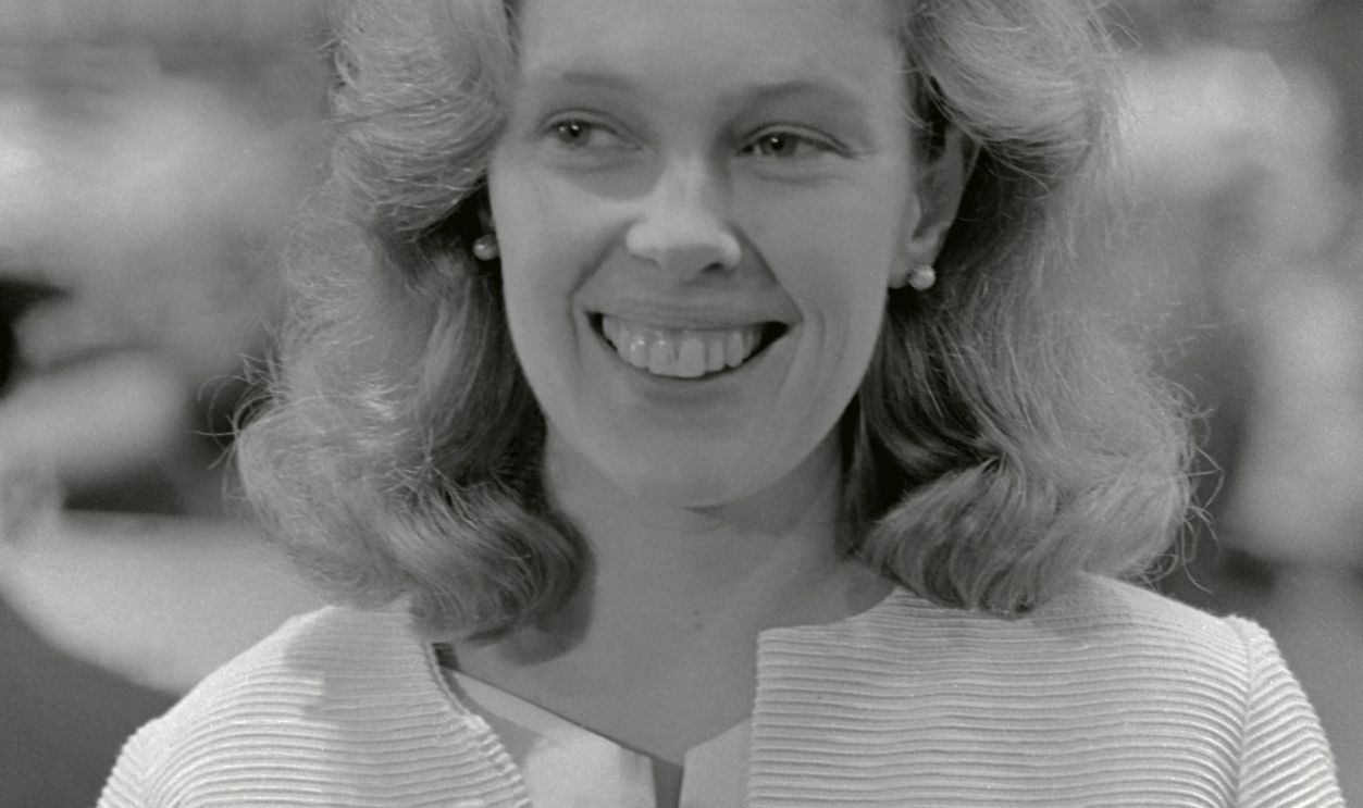 NEW YORK, NY - JUNE 23: Sandy Dennis at a Premier of Virginia Woolf on June 23, 1966 in New York, New York.