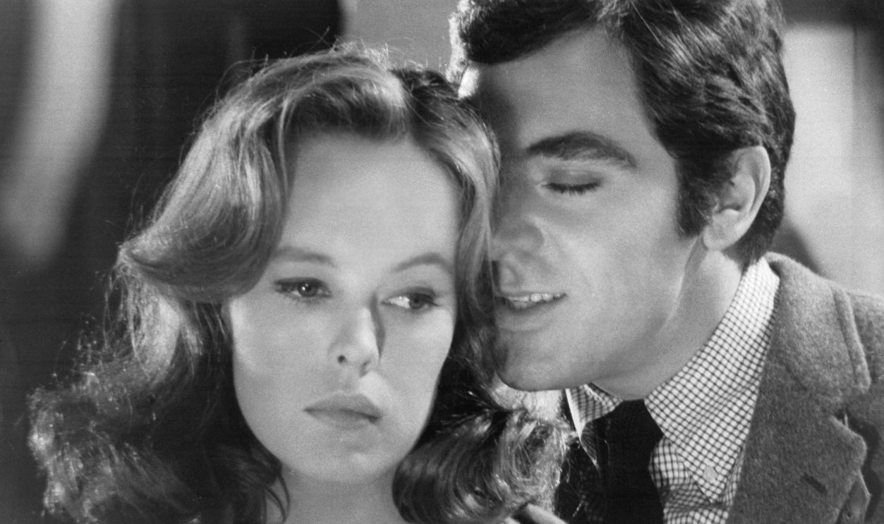 CIRCA 1968: Actress Sandy Dennis and actor Anthony Newley in a scene from the Warner Bros. movie "Sweet November" circa 1968.