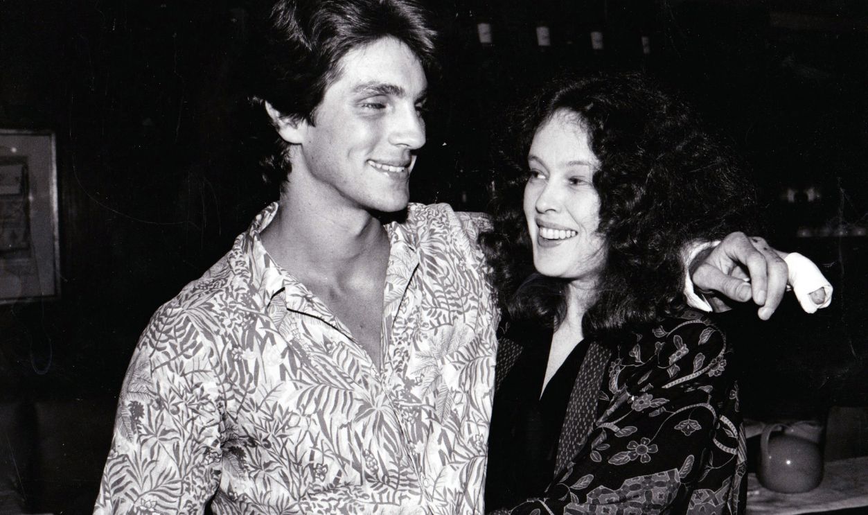 NEW YORK - CIRCA 1981: Eric Roberts and Sandy Dennis circa 1981 in New York.