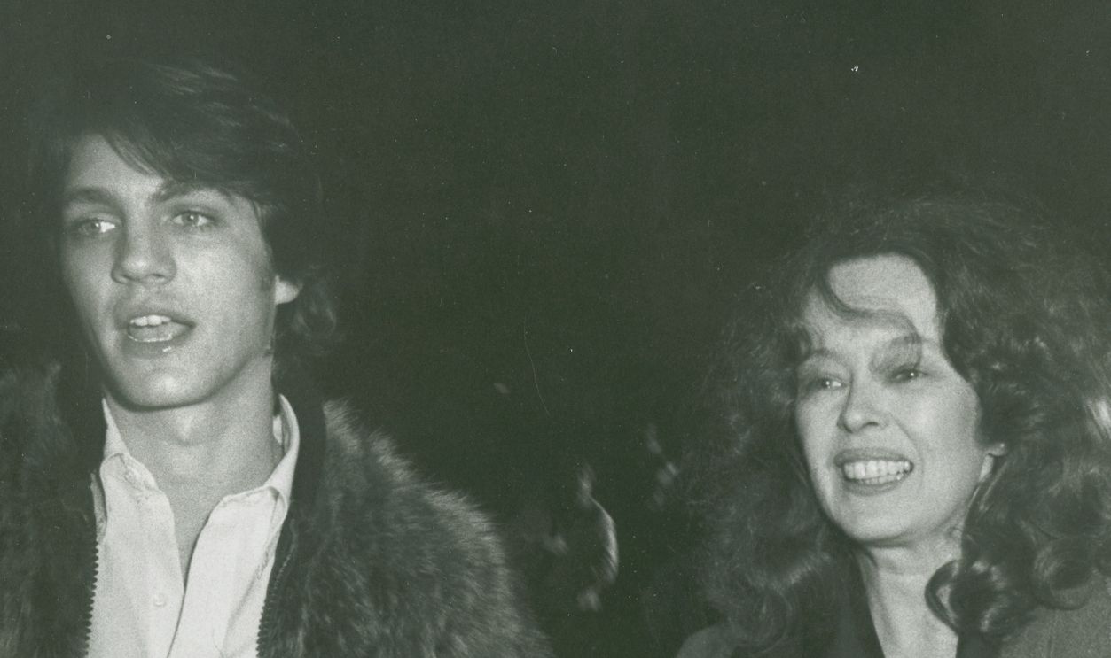 American actors Eric Roberts and Sandy Dennis attend the opening of 'Come Back to the Five and Dime, Jimmy Dean, Jimmy Dean' on February 18, 1982 at the Martin Beck Theater in New York City.