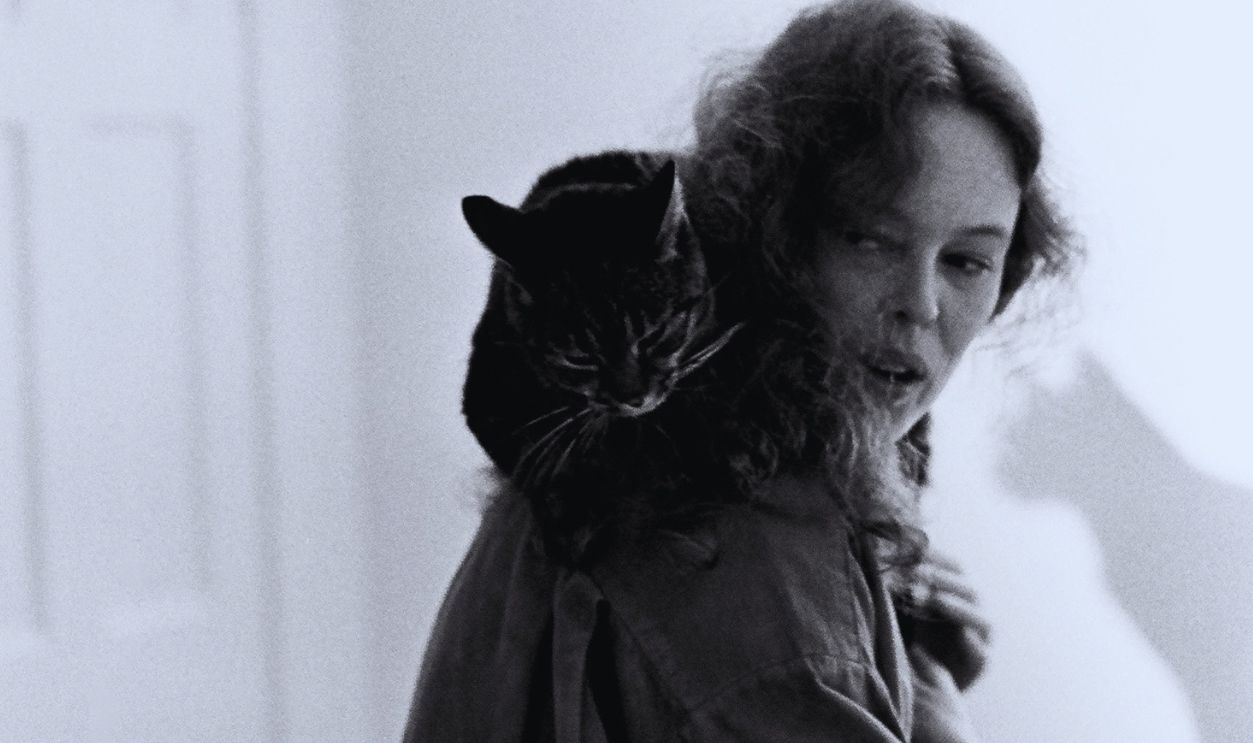 NEW YORK - 1975: Actress Sandy Dennis poses for a photo shoot in 1975 at her residence in New York.