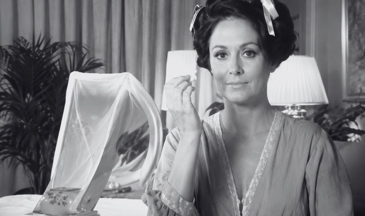 Screenshot from Lady Schick Commercial, Schick, Inc. (1977) 