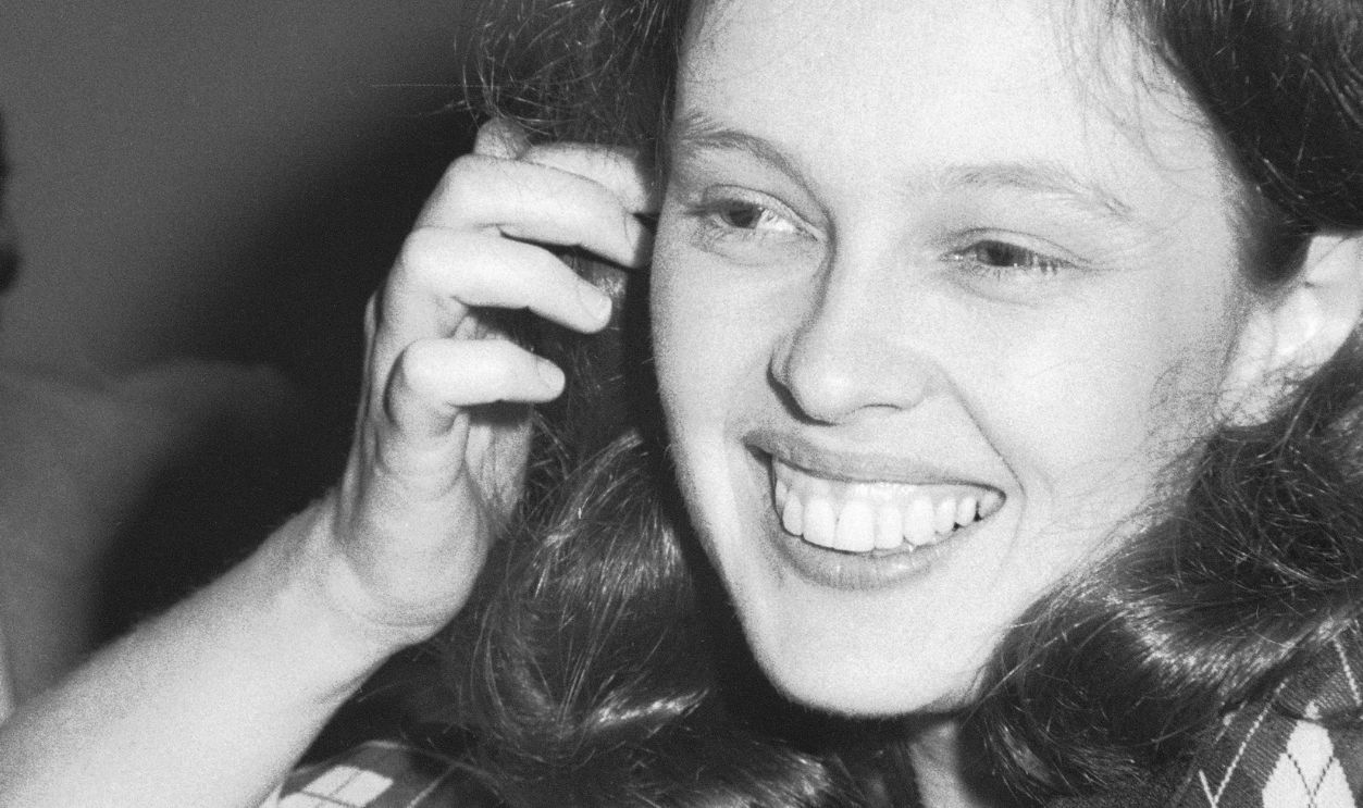 American actress Sandy Dennis (1937 - 1992) laughs in an unidentified restaurant, 1969. 