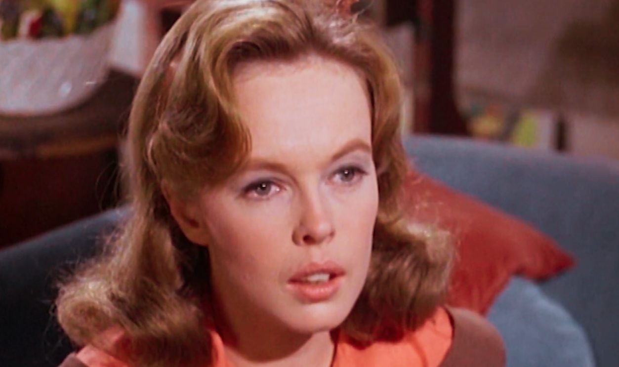 Screenshot from Sweet November (1968)