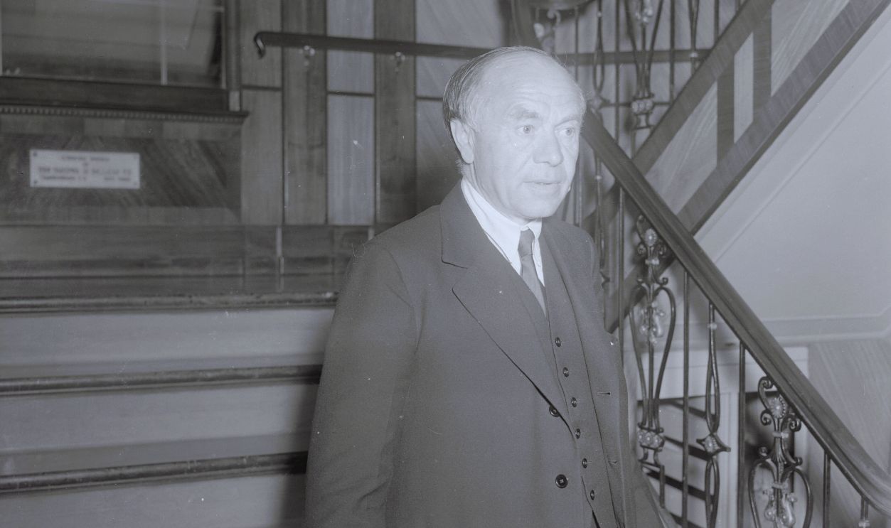 Gettyimages - 541668414, British Newspaper Tycoon Lord Beaverbrook Arriving on SS Manhattan ORIGINAL CAPTION READS-Lord Beaverbrook arrives on S. S. Manhattan