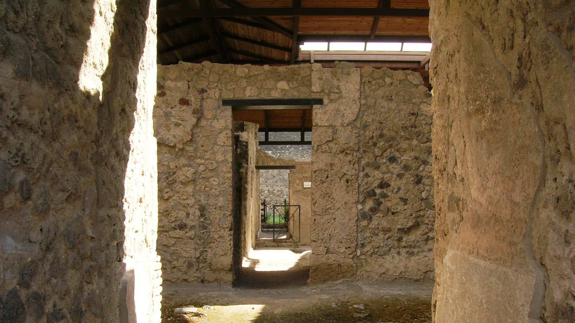 File:Casa del Giardino di Ercole 2.JPG
