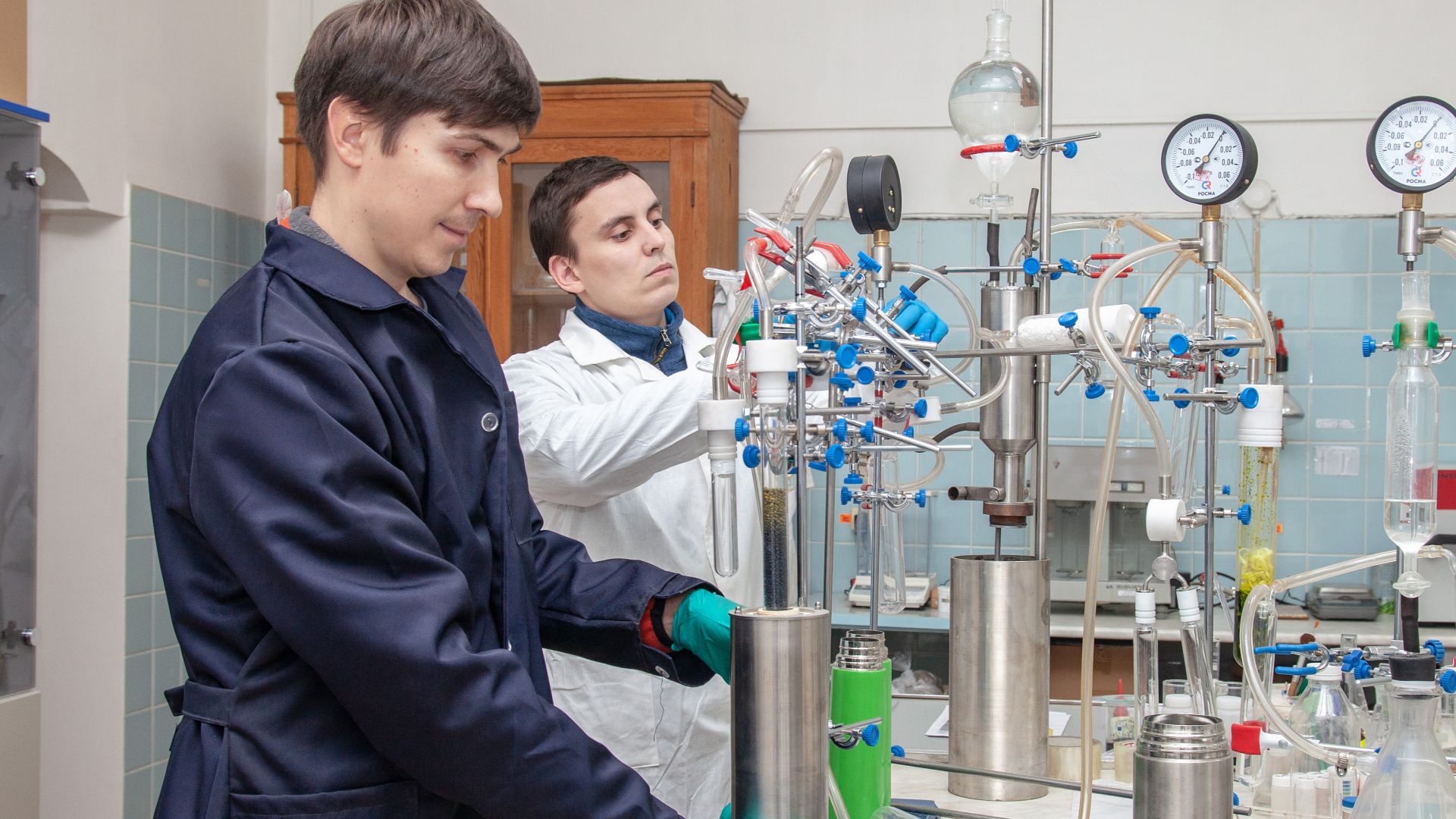 File:Lab for Ecological Radiology of the Institute of Geodinamics and Geology.jpg