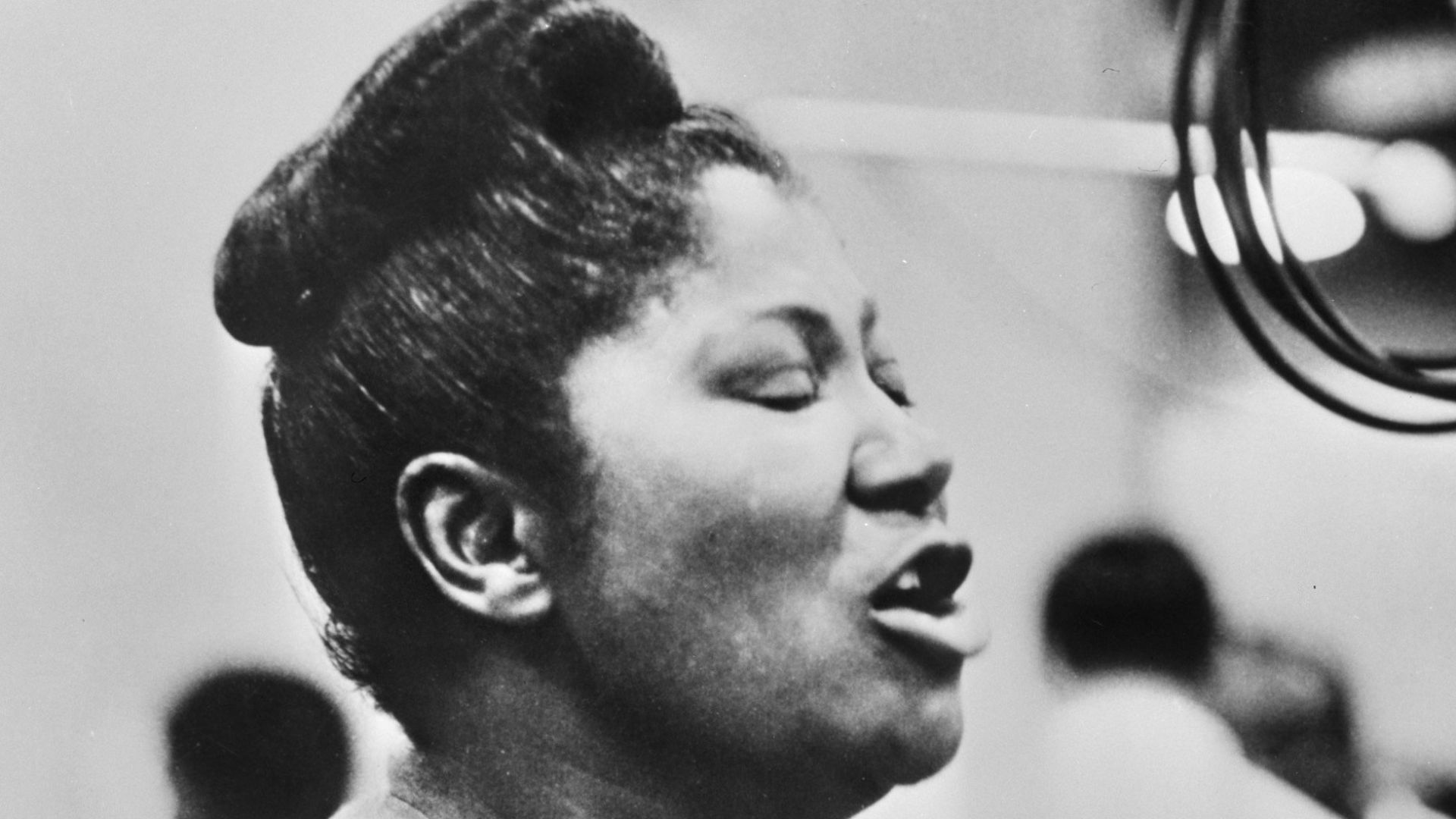 File:Zangeres Mahalia Jackson (zingend), Bestanddeelnr 924-9807.jpg