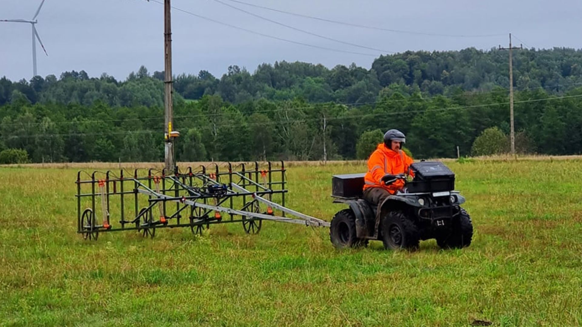 File:Pomiary magnetometrem transduktorowym.jpg