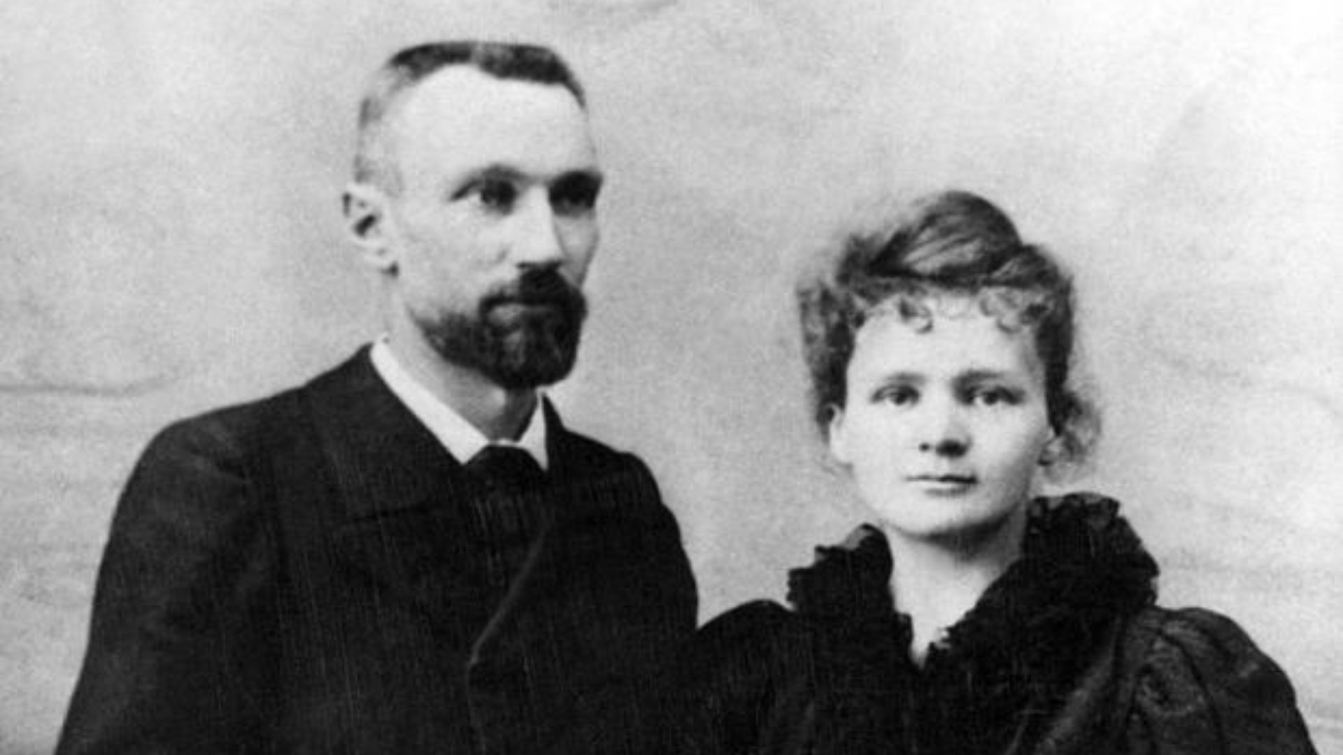 File:Pierre Curie et Marie Sklodowska Curie 1895.jpg