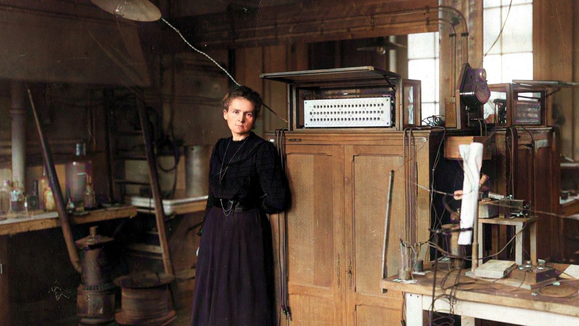 File:Marie-curie-colorised.jpg