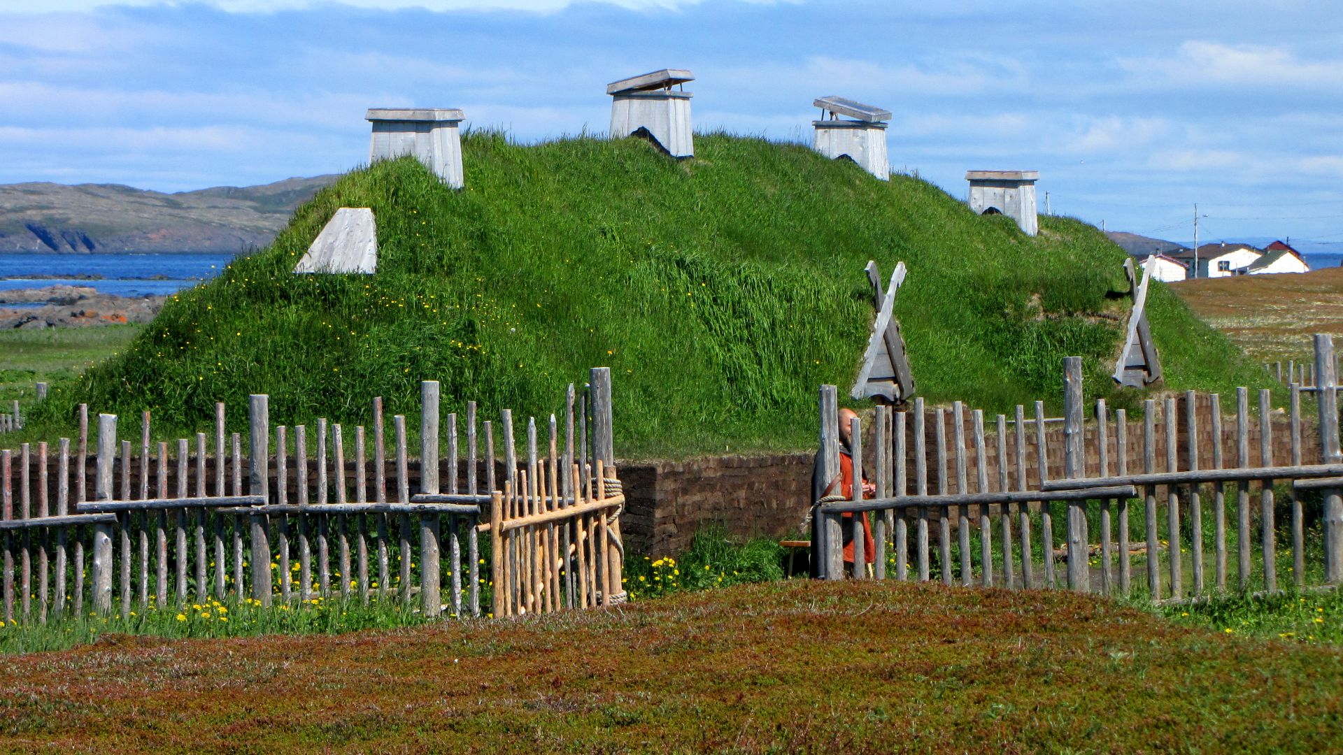 File:L'Anse aux Meadows, recreated long house.jpg