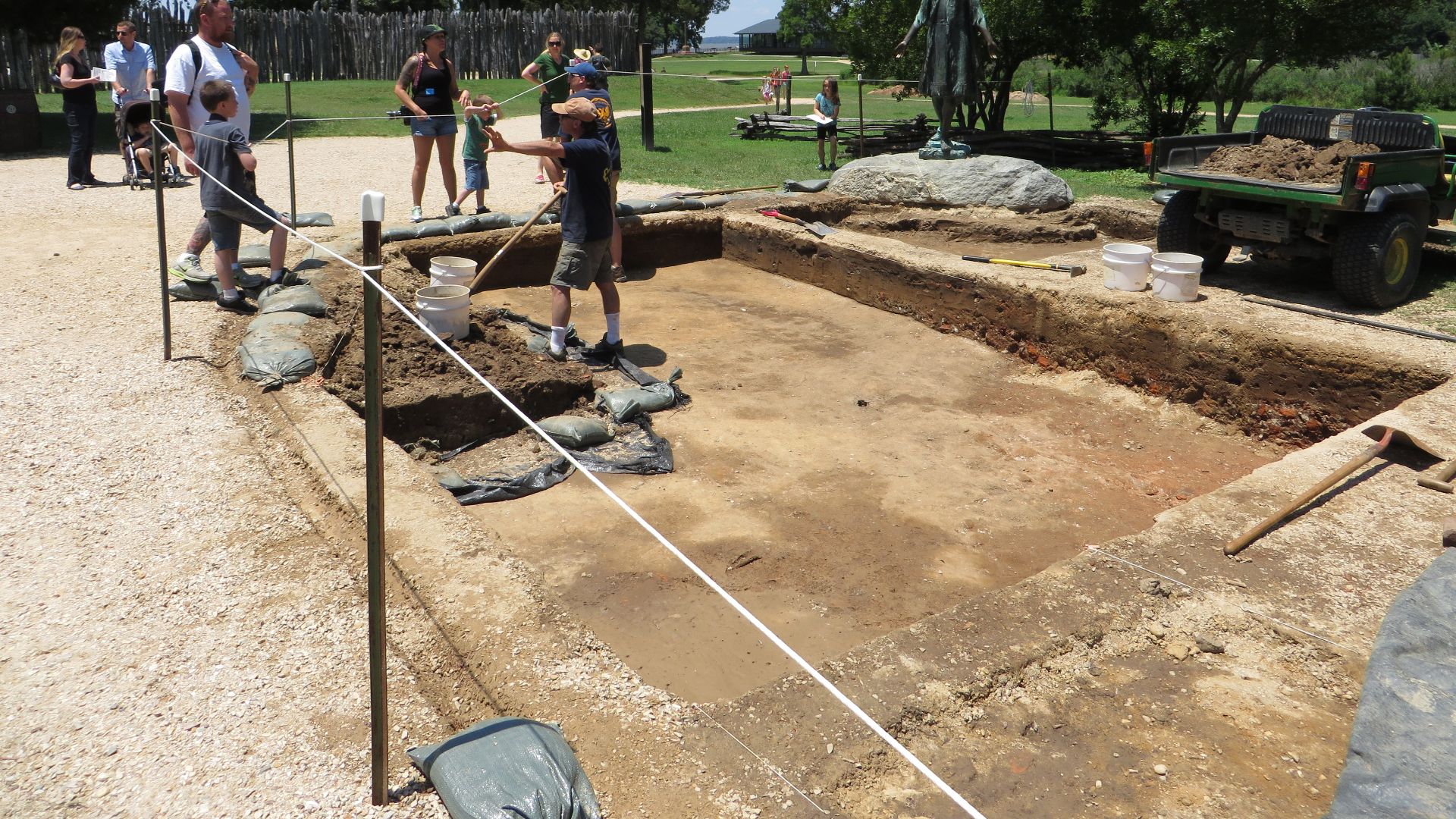 File:Archaeological Site, Historic Jamestowne, Colonial National Historical Park, Jamestown, Virginia (14424246122).jpg