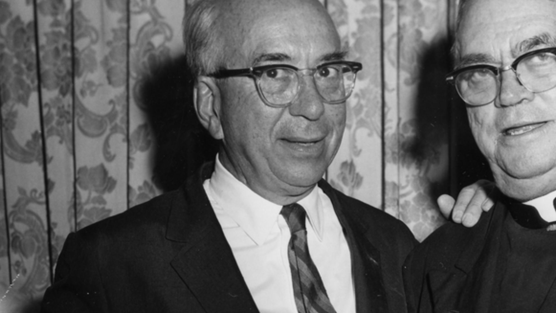 File:Strauss and Chaplain at Hoover Library Dedication.jpg