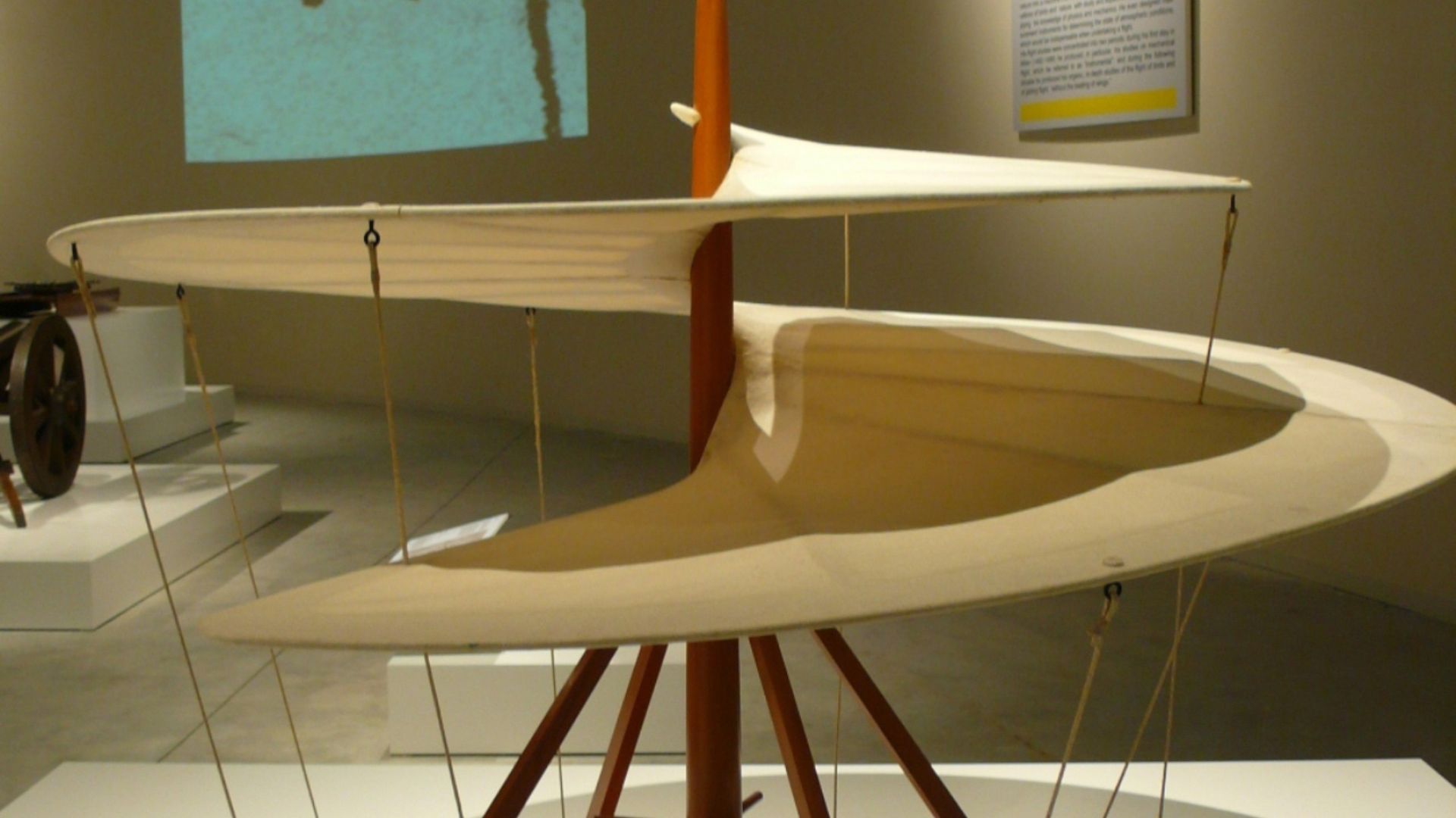File:Macchina volante - Museo scienza tecnologia Milano 09392 01.jpg