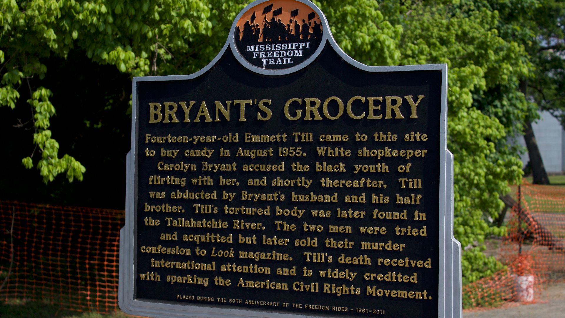 File:Bryant's Grocery Mississippi Freedom Trail Marker in Money, Mississippi.jpg