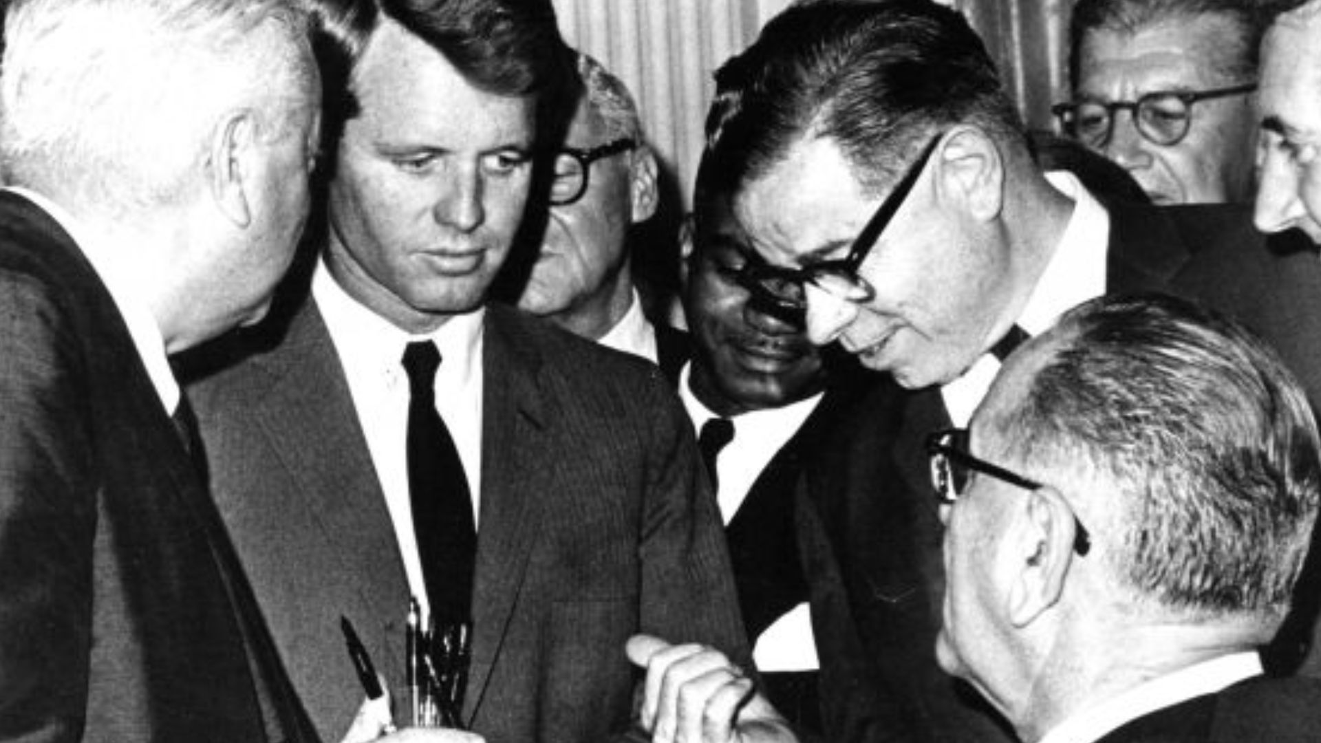 File:Robert Kennedy, Roy Reuther, and President Johnson at signing ceremony of the Civil Rights Act of 1964.jpg