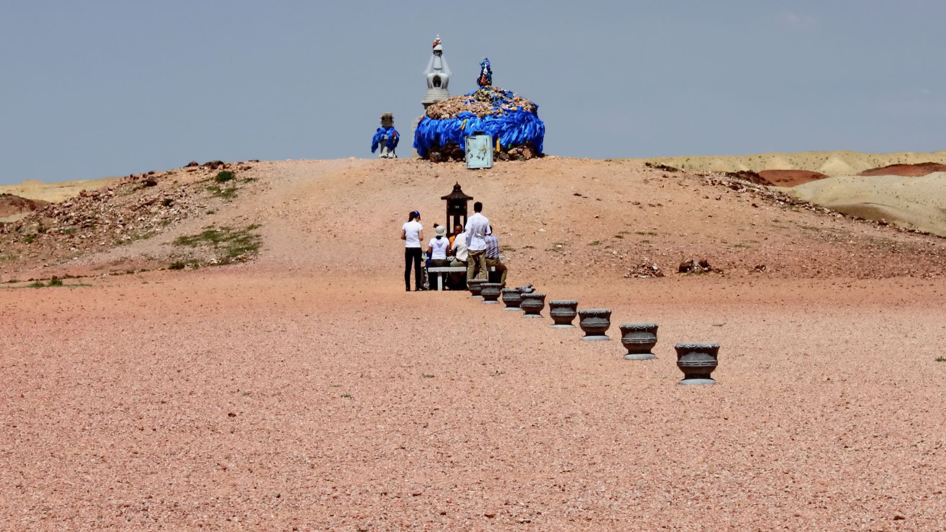 File:Gobi, kompleks Szambala (14).jpg