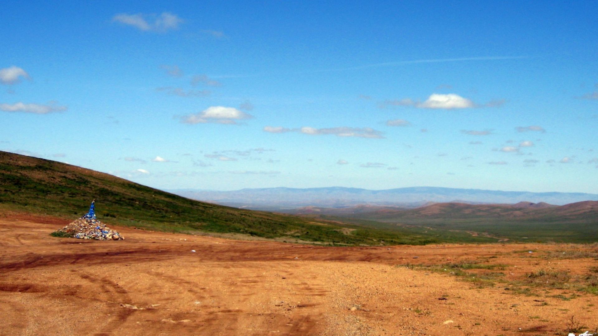 File:Between the capital and the Gobi desert.jpg