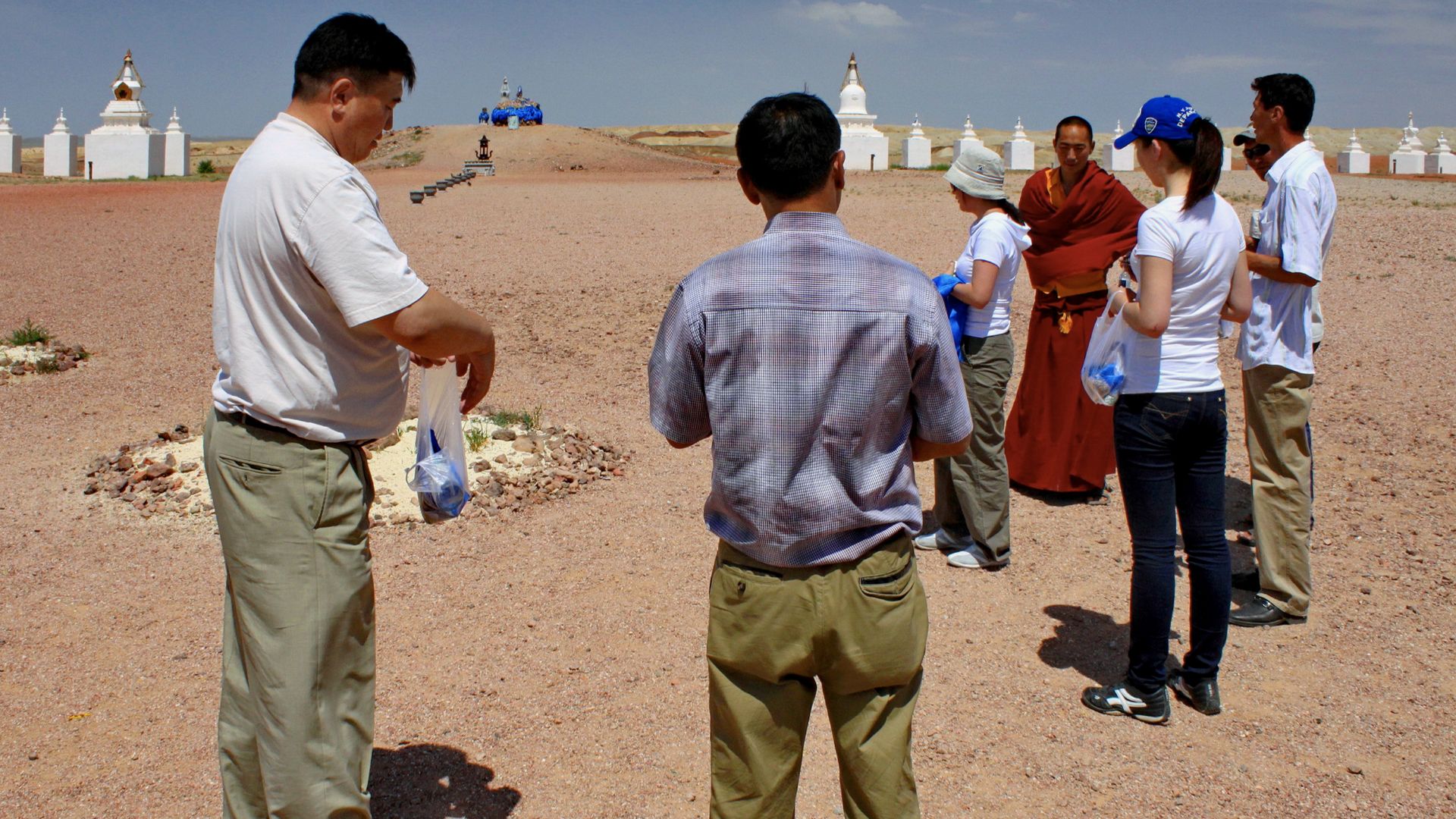 File:Gobi, kompleks Szambala (10).jpg