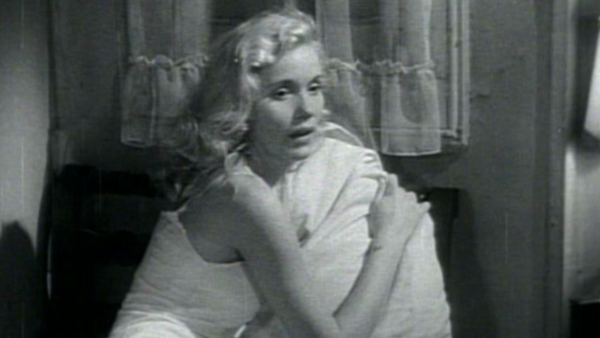 File:Eva marie saint on the waterfront 5.jpg