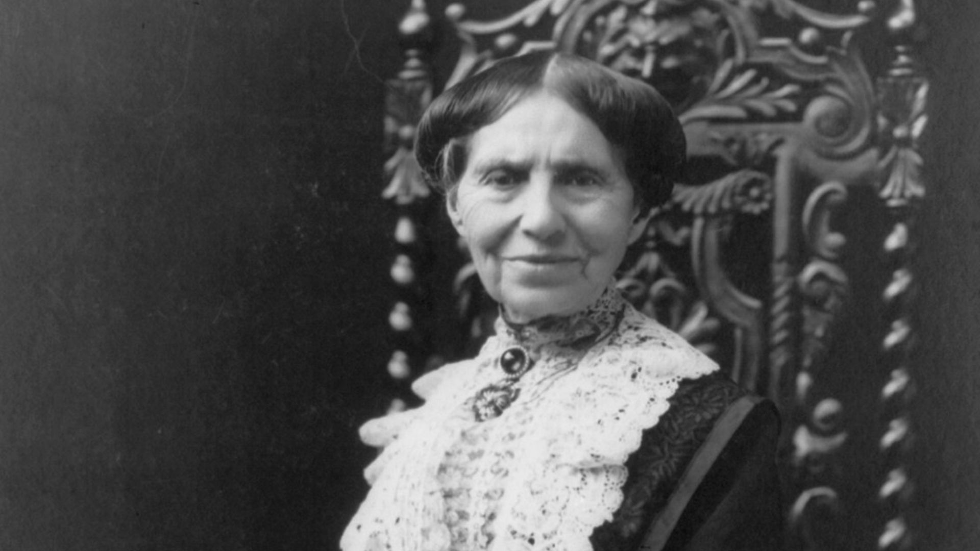 File:Clara Barton, 1821-1912, three-quarter length portrait, seated, facing front LCCN2005685434.jpg