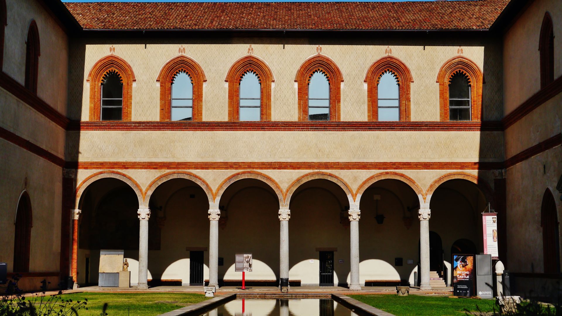 File:Milano Castello Sforzesco Corte Ducale 2.jpg