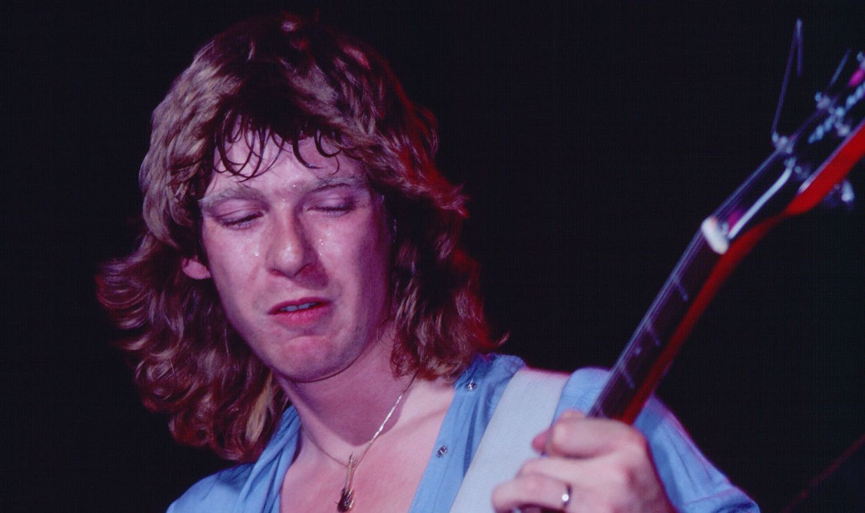 Gettyimages  - 1746922195, Def Leppard Performs At Nassau Coliseum English Rock musician Steve Clark (1960 - 1991), of the group Def Leppard, plays electric guitar as he performs onstage at Nassau Coliseum (later Nassau Veterans Coliseum), Uniondale, New York, August 14, 1981. The group performed as an opening act (along with Scorpions) for headliner Ozzy Osbourne.