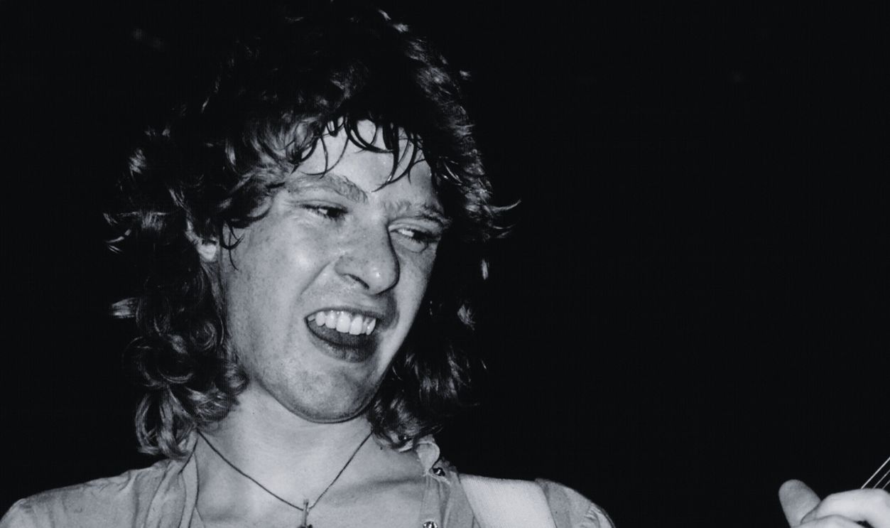 Gettyimages - 1746923362, Def Leppard Performs At Nassau Coliseum English Rock musician Steve Clark, of the group Def Leppard, plays electric guitar as he performs onstage at Nassau Coliseum (later Nassau Veterans Coliseum), Uniondale, New York, August 14, 1981. The group performed as an opening act (along with Scorpions) for headliner Ozzy Osbourne.