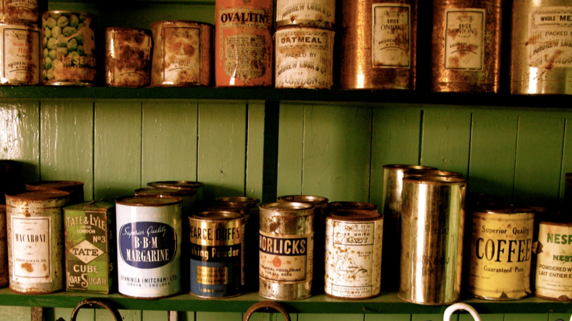 File:Tin cans (Port Lockroy, Antarctica).jpg