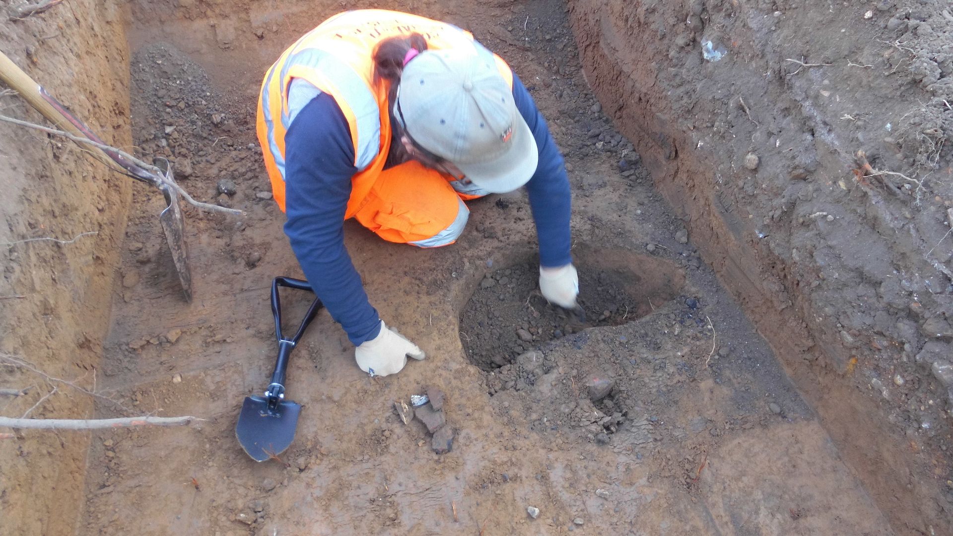 File:Archaeologist excavation at Brimpton House, 59A High Street, Kelvedon, Essex, September 2023.jpg