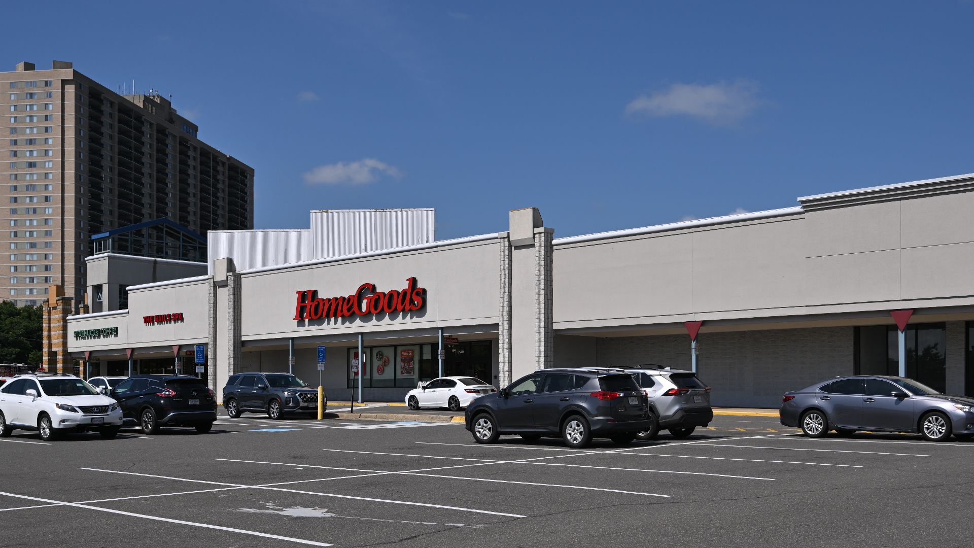 File:Crossroads Place Home Goods Arlington VA 2024-05-26 10-38-06.jpg