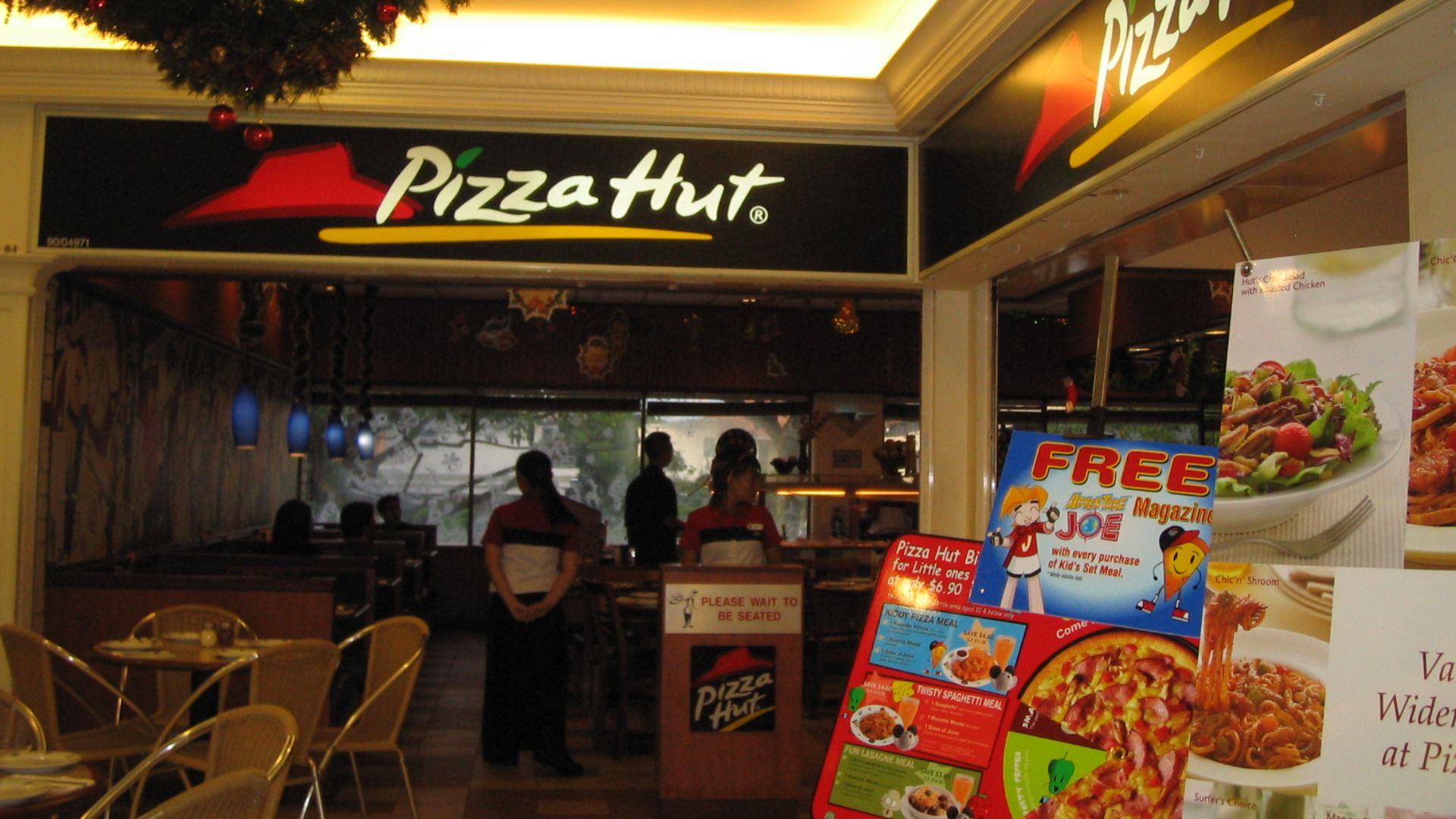 File:Pizza Hut, Cold Storage Jelita Shopping Centre, Singapore - 20051224.jpg