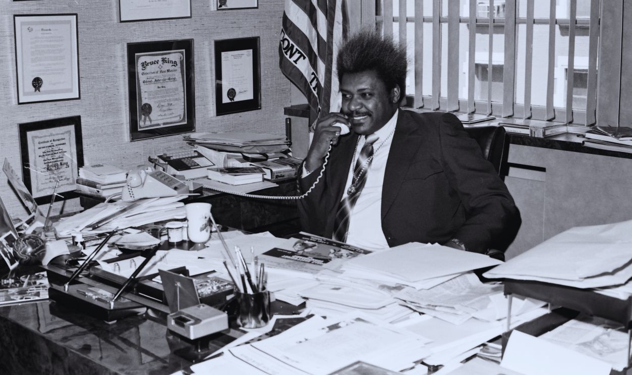 Gettyimages - 158705070, Don Kings in his office NEWARK,NJ - JUNE 01: Don Kings talks on the phone in his office in June 1978 in Newark, New Jersey. 
