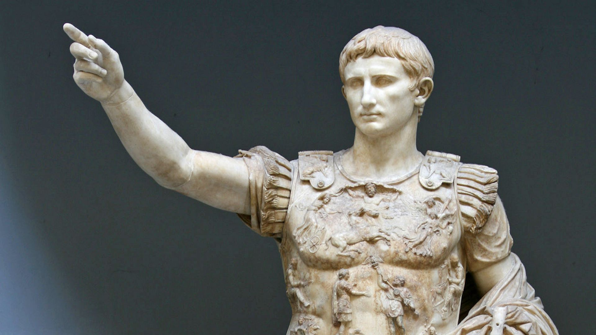 File:Statue-Augustus.jpg