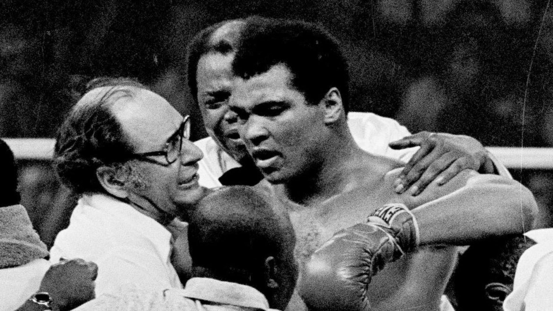 File:1975 MUHAMMAD ALI v JOE FRAZIER III THRILLA IN MANILA AP photo.jpg