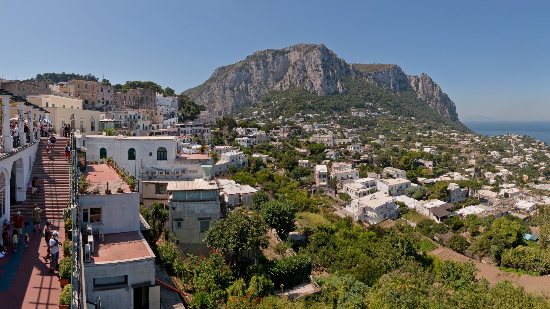 File:Capri Centre Belvedere.jpg